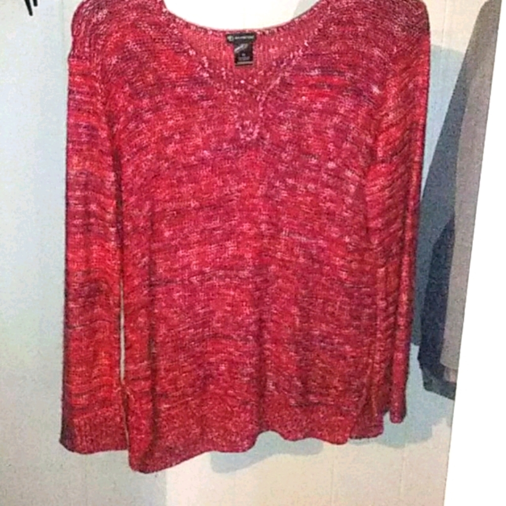 Maroon, navy blue, and white knitted sweater